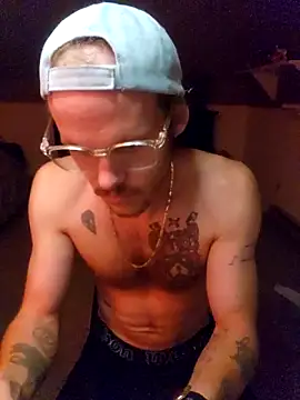 Snapshot of SoxxyNsh chatting on 10.08.25 SoxxyNsh online show from 10.08.25