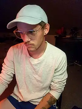 Snapshot of SoxxyNsh chatting on 10.17.25 SoxxyNsh online show from 10.17.25