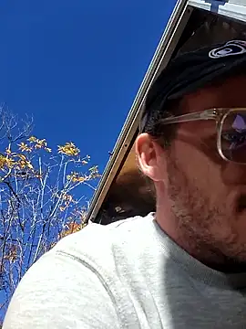 Snapshot of SoxxyNsh chatting on 10.26.25 SoxxyNsh online show from 10.26.25