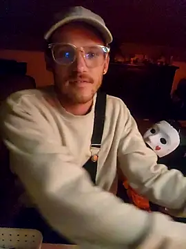 Snapshot of SoxxyNsh chatting on 10.30.25 SoxxyNsh online show from 10.30.25