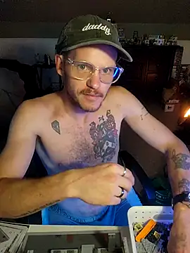 Snapshot of SoxxyNsh chatting on 11.22.25 SoxxyNsh online show from 11.22.25