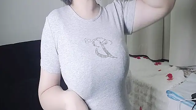 Hey-Cute online show from 01.17.25