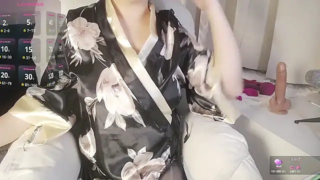 Hey-Cute online show from 02.27.25