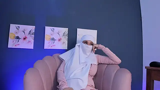 Snapshot of Eva_abaad chatting on 01.16.25 Eva abaad online show from 01.16.25