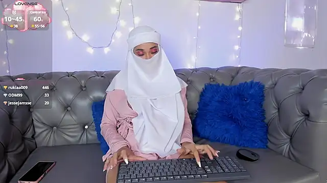 Snapshot of Eva_abaad chatting on 01.18.25 Eva abaad online show from 01.18.25