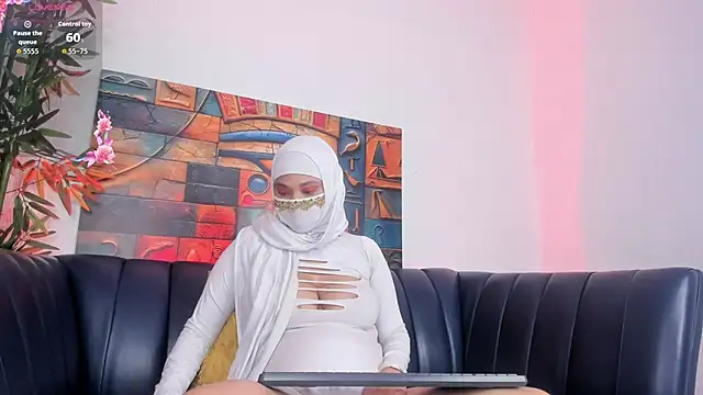 Snapshot of Eva_abaad chatting on 10.06.25 Eva abaad online show from 10.06.25