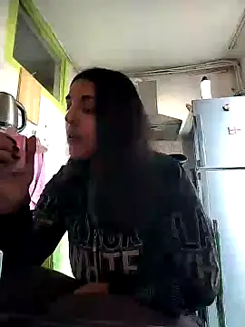 Snapshot of Rosanna_Rennie chatting on 02.04.25 Rosanna Rennie online show from 02.04.25