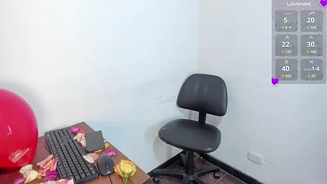 Miiss eva online show from 02.14.25