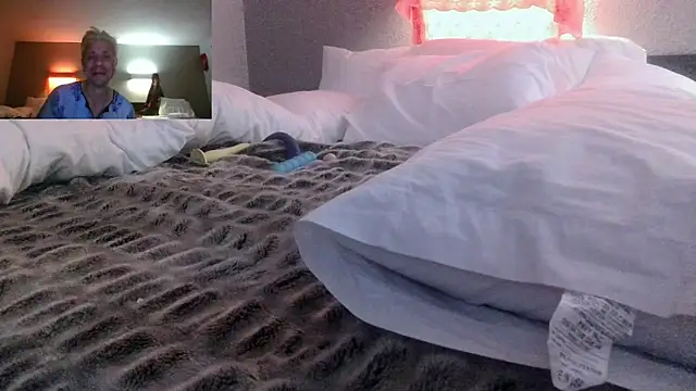 Snapshot of AQuickPhyx chatting on 01.24.25 AQuickPhyx online show from 01.24.25