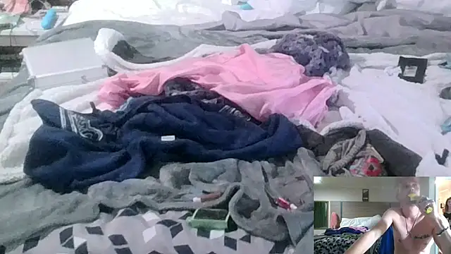 Snapshot of AQuickPhyx chatting on 02.02.25 AQuickPhyx online show from 02.02.25