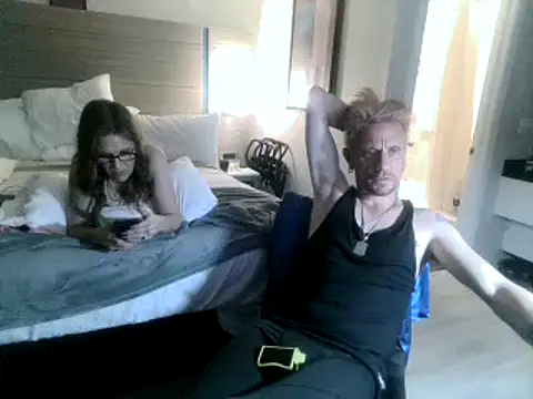 Snapshot of AQuickPhyx chatting on 02.05.25 AQuickPhyx online show from 02.05.25