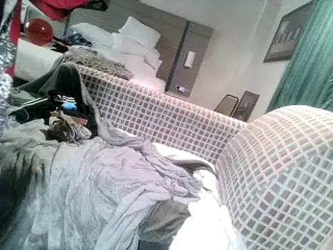 Snapshot of AQuickPhyx chatting on 02.14.25 AQuickPhyx online show from 02.14.25