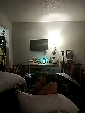 Snapshot of AQuickPhyx chatting on 02.23.25 AQuickPhyx online show from 02.23.25