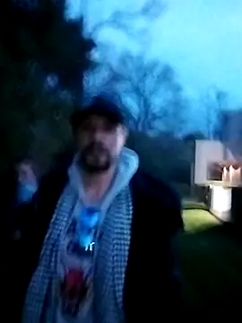 Snapshot of AQuickPhyx chatting on 03.15.25 AQuickPhyx online show from 03.15.25