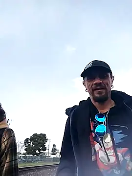 Snapshot of AQuickPhyx chatting on 03.15.25 AQuickPhyx online show from 03.15.25