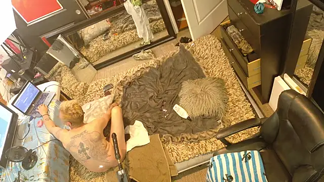 Snapshot of AQuickPhyx chatting on 03.16.26 AQuickPhyx online show from 03.16.26