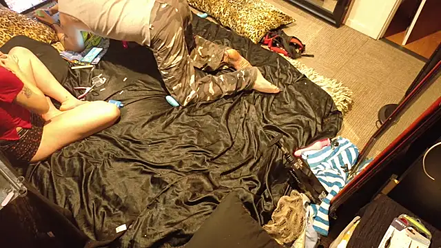 Snapshot of AQuickPhyx chatting on 04.03.26 AQuickPhyx online show from 04.03.26