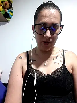 CHARLOTTE 1711 online show from 10.28.25