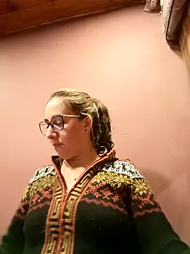 CHARLOTTE 1711 online show from 04.28.26