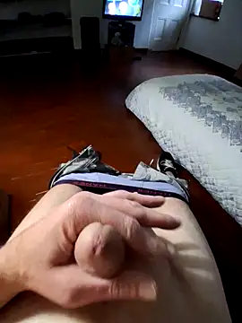 Snapshot of William1941 chatting on 10.21.25 William1941 online show from 10.21.25