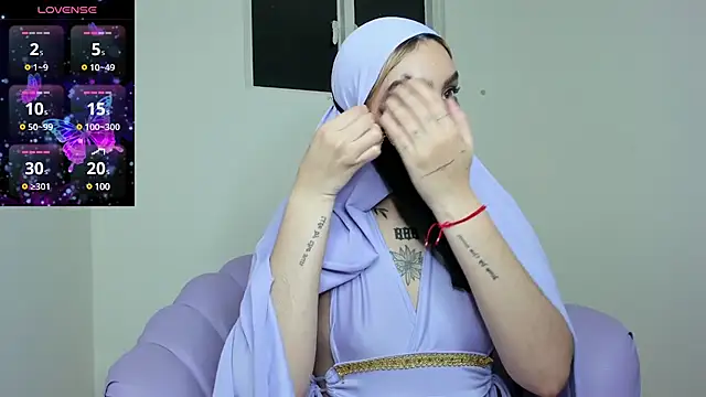 Snapshot of Maissa_Alabi chatting on 01.21.25 Maissa Alabi online show from 01.21.25