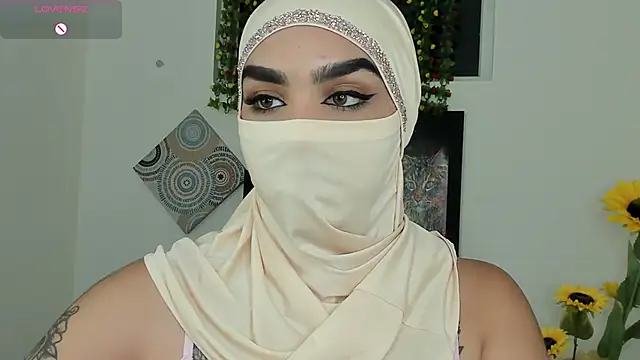 Snapshot of Maissa_Alabi chatting on 09.08.25 Maissa Alabi online show from 09.08.25