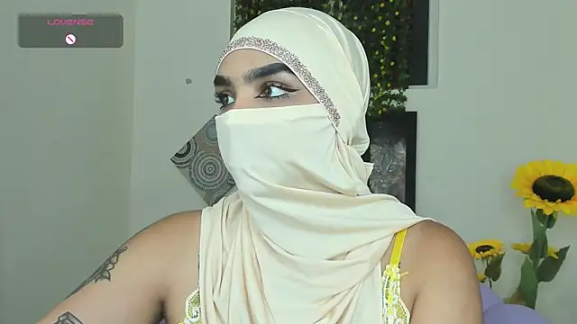 Snapshot of Maissa_Alabi chatting on 09.23.25 Maissa Alabi online show from 09.23.25