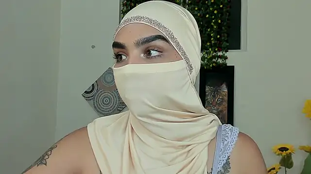 Snapshot of Maissa_Alabi chatting on 09.28.25 Maissa Alabi online show from 09.28.25