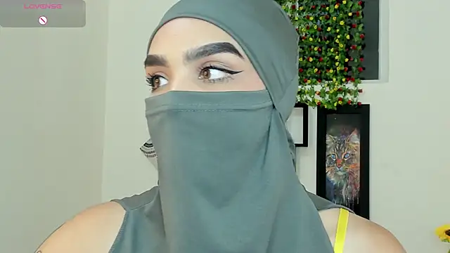 Snapshot of Maissa_Alabi chatting on 10.07.25 Maissa Alabi online show from 10.07.25