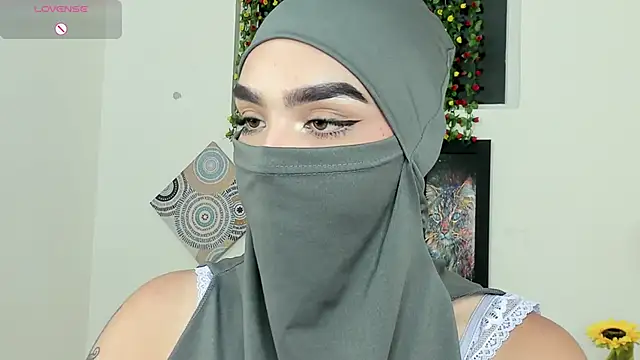 Snapshot of Maissa_Alabi chatting on 10.12.25 Maissa Alabi online show from 10.12.25