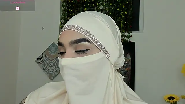 Snapshot of Maissa_Alabi chatting on 10.14.25 Maissa Alabi online show from 10.14.25