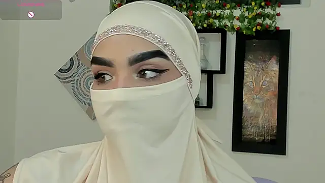 Snapshot of Maissa_Alabi chatting on 10.19.25 Maissa Alabi online show from 10.19.25