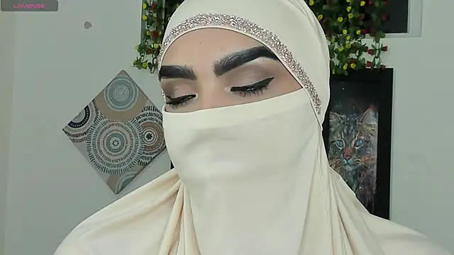 Snapshot of Maissa_Alabi chatting on 11.05.25 Maissa Alabi online show from 11.05.25