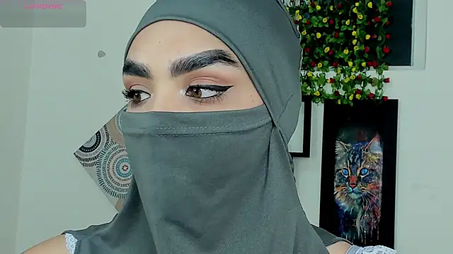 Snapshot of Maissa_Alabi chatting on 11.23.25 Maissa Alabi online show from 11.23.25