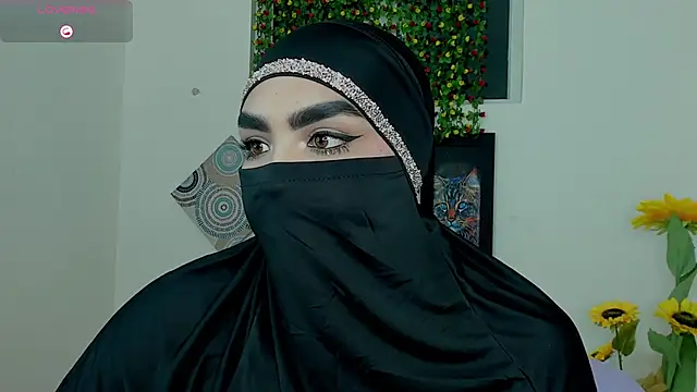 Snapshot of Maissa_Alabi chatting on 11.30.25 Maissa Alabi online show from 11.30.25