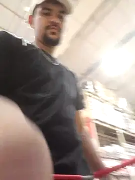 Snapshot of mamauara092 chatting on 11.24.25 mamauara092 online show from 11.24.25