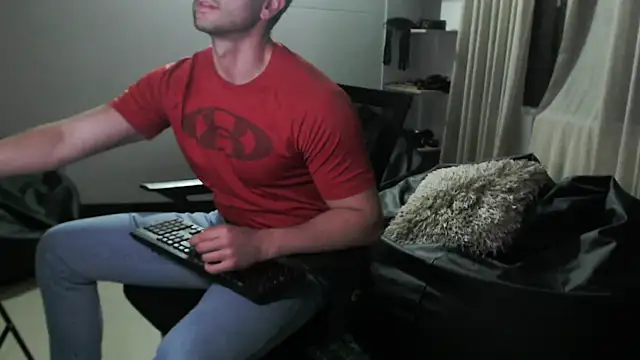 hairyncuteass online show from 01.18.25