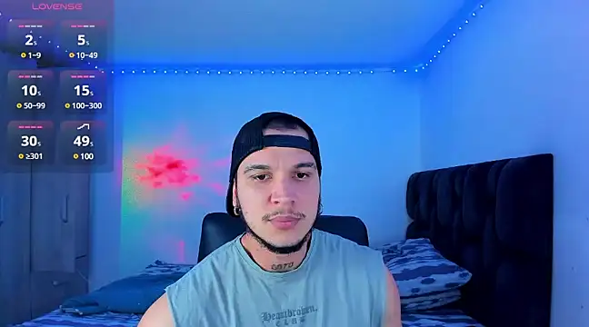 Snapshot of austinoficial chatting on 01.25.25 austinoficial online show from 01.25.25