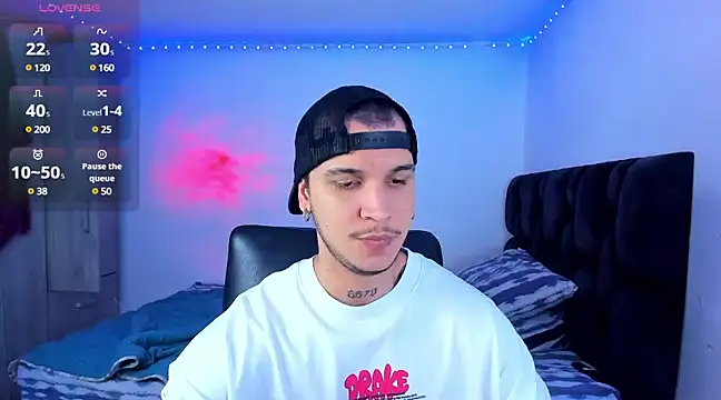 Snapshot of austinoficial chatting on 01.28.25 austinoficial online show from 01.28.25
