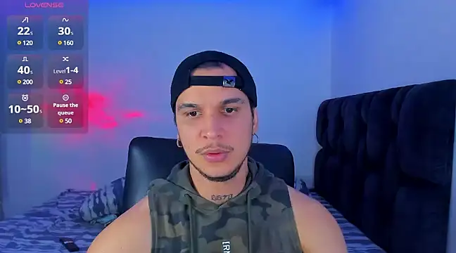 Snapshot of austinoficial chatting on 02.02.25 austinoficial online show from 02.02.25