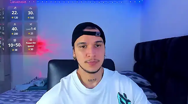 Snapshot of austinoficial chatting on 02.05.25 austinoficial online show from 02.05.25