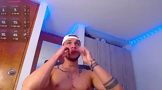 Snapshot of austinoficial chatting on 02.25.25 austinoficial online show from 02.25.25