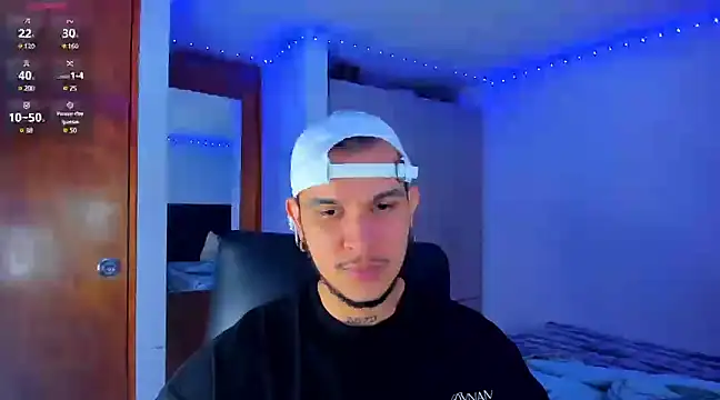 Snapshot of austinoficial chatting on 03.05.25 austinoficial online show from 03.05.25