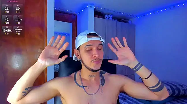 Snapshot of austinoficial chatting on 03.05.25 austinoficial online show from 03.05.25