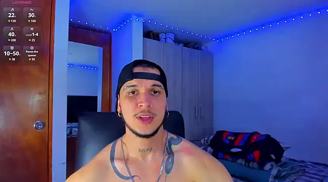 Snapshot of austinoficial chatting on 03.06.25 austinoficial online show from 03.06.25