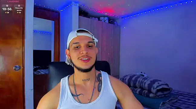 Snapshot of austinoficial chatting on 03.22.25 austinoficial online show from 03.22.25