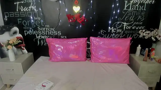 Snapshot of HornyRouse_ chatting on 03.18.25 HornyRouse  online show from 03.18.25