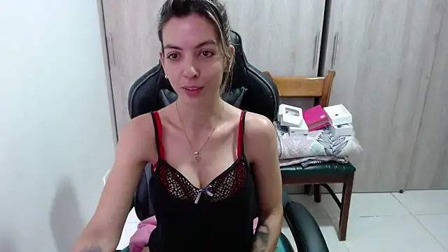 Princezzlove3 online show from 02.13.25