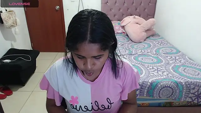 Snapshot of july-feria chatting on 01.14.25 july-feria online show from 01.14.25