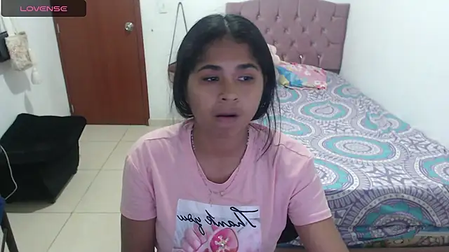 Snapshot of july-feria chatting on 01.24.25 july-feria online show from 01.24.25